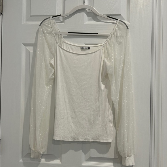 Elegant White Sheer Sleeve Top - Picture 3 of 3
